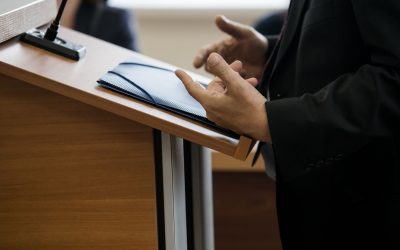 Les Lois les Plus Bizarres en Vigueur Aujourd’hui… et Pourquoi Elles Sont Difficiles à Abolir